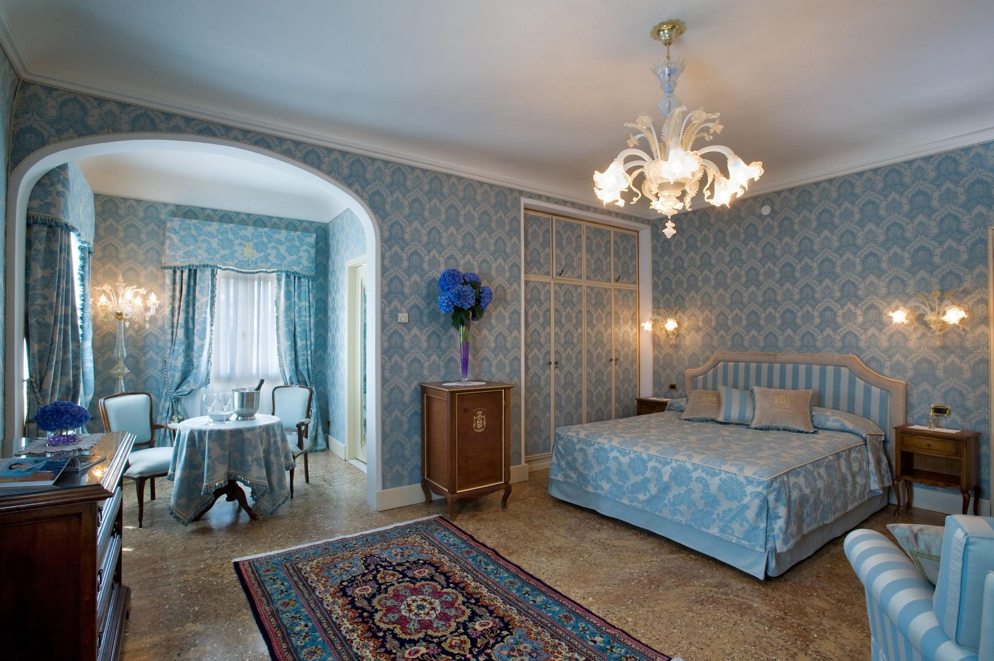 فندق فيلا كوندولمير موليانو فينيتو الغرفة الصورة A suite at the Excelsior