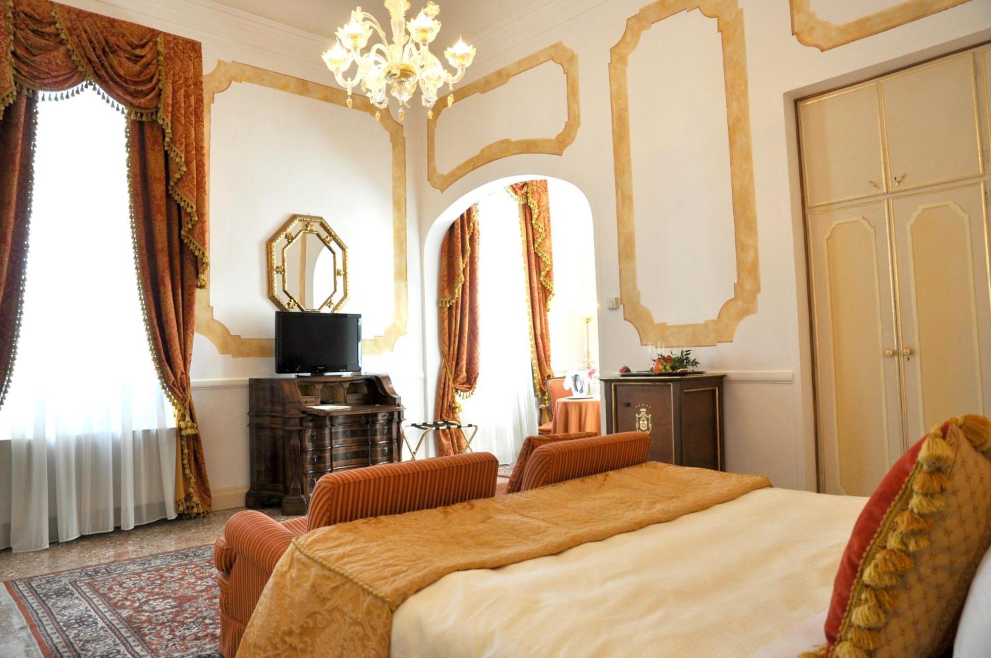 فندق فيلا كوندولمير موليانو فينيتو الغرفة الصورة A room at the hotel