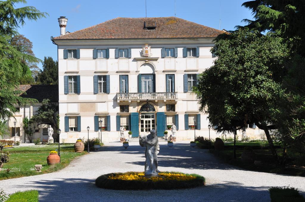 فندق فيلا كوندولمير موليانو فينيتو المظهر الخارجي الصورة The town hall in Montferrand-en-Charollais