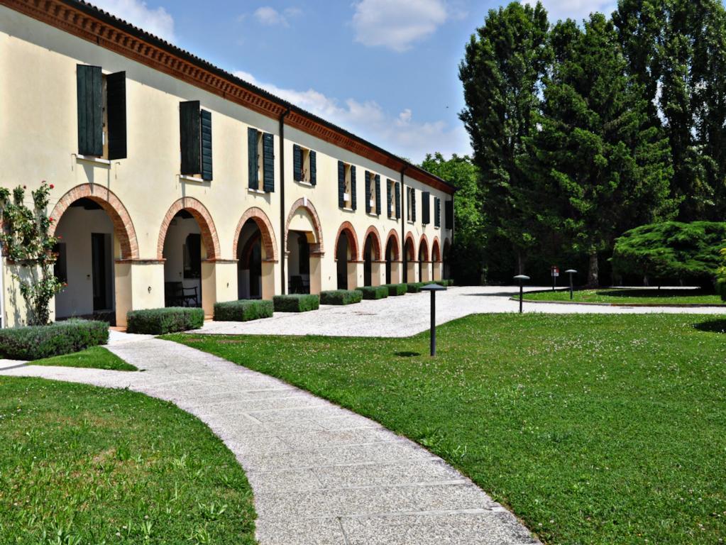 فندق فيلا كوندولمير موليانو فينيتو المظهر الخارجي الصورة The cloister of the Abbey of San Pietro in Ciel d'Oro