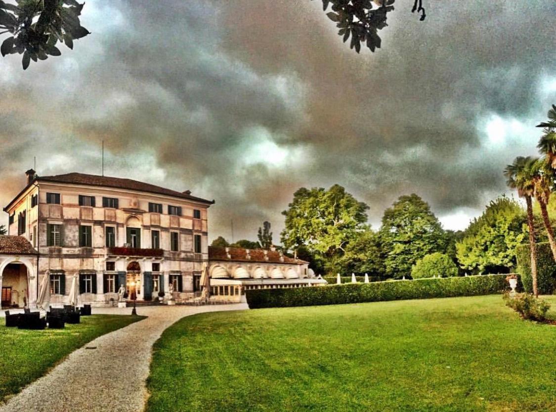فندق فيلا كوندولمير موليانو فينيتو المظهر الخارجي الصورة The Villa