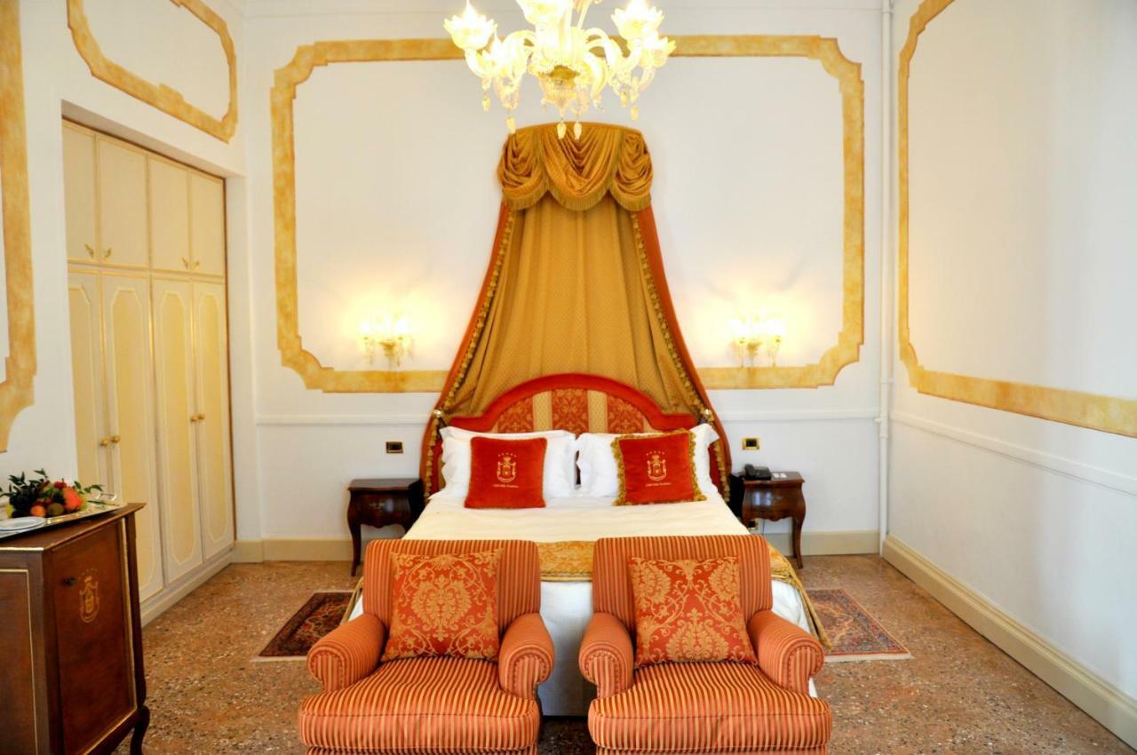 فندق فيلا كوندولمير موليانو فينيتو المظهر الخارجي الصورة A room at the hotel